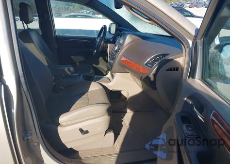 2015 Chrysler Town & Country Touring-L из США, поврежденный, VIN 2C4RC1CG8FR657608